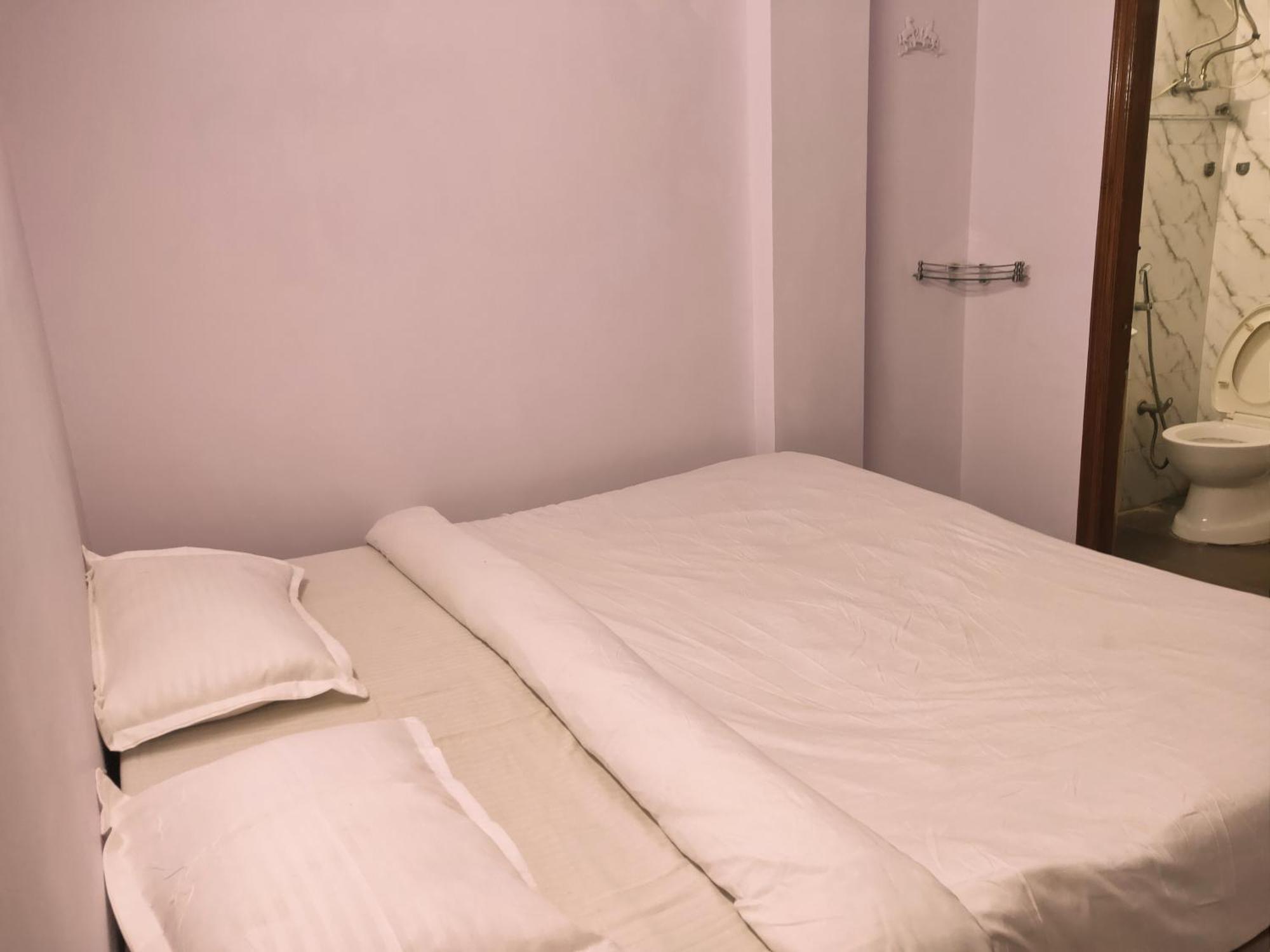 Hotel Cozy - Near Us Embassy New Delhi