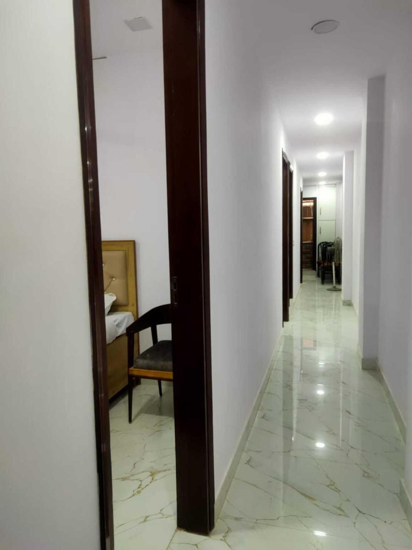 Cozy - Near Us Embassy Guest house